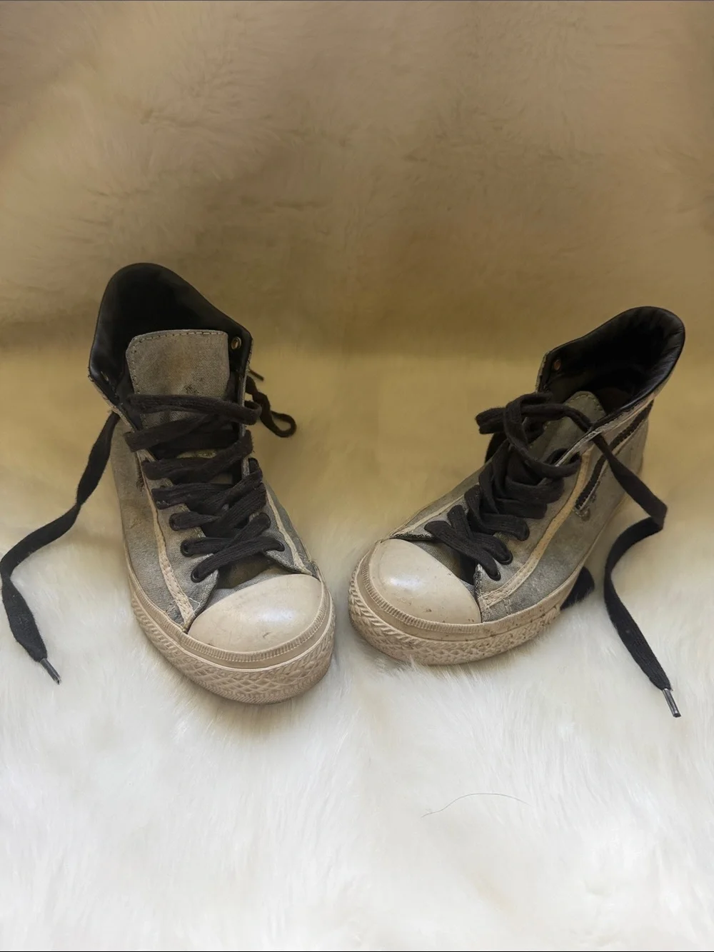 Converse Kids' Gray and Black High-Top Sneakers sz 3